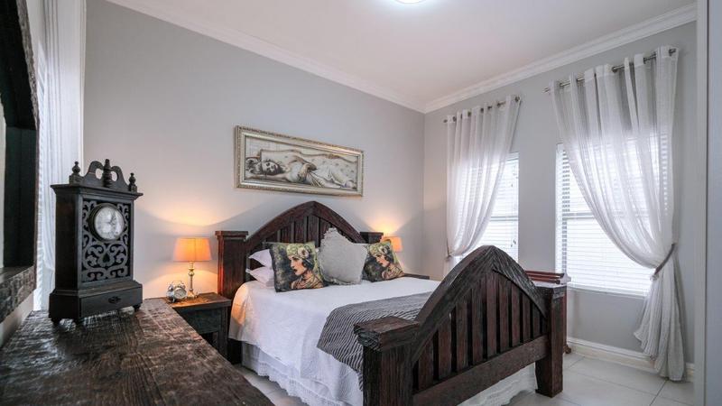 4 Bedroom Property for Sale in Blue Mountain Village Western Cape